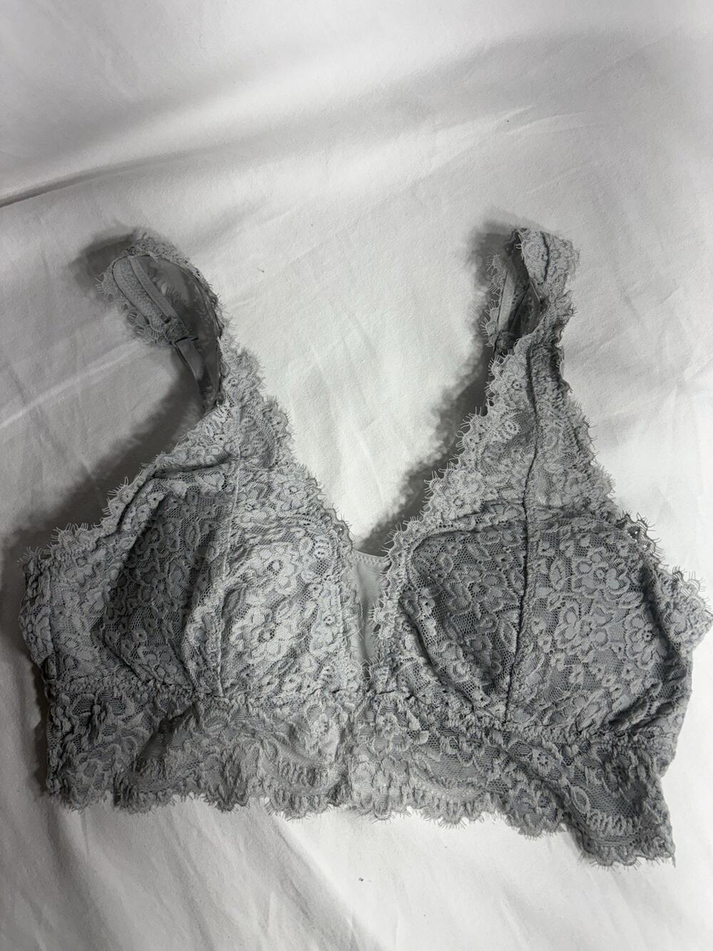 Aerie Women’s Lace Bra Size Medium Gray Wireless